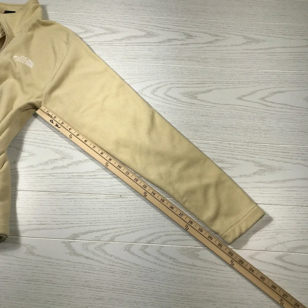 The North Face Quarter Zip Pullover Mens M Beige Waffle Knit Mock Neck Sweater